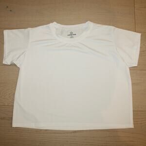 Real Essentials womens cropped workout shirt